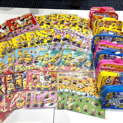 Lot pochettes minions - de,