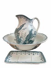 Ensemble de toilette ancien en faïence Sté Amandinoise Terre de fer "Arum"