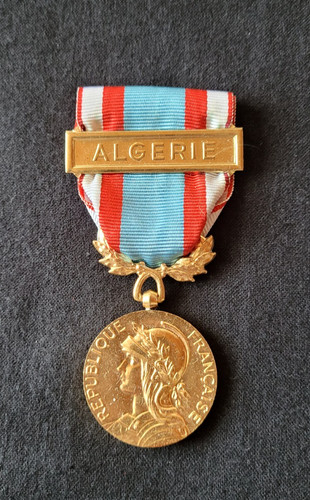 Médaille des opérations - médaille, en