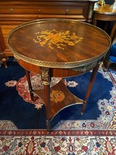 Guéridon table bouillotte à décor marqueté et ornements bronze style Louis XVI