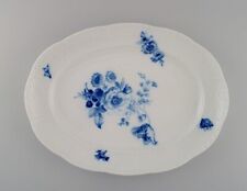 Grand plat ovale Meissen en porcelaine peinte à la main. Fleurs bleues et pap...