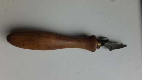 Ancien ouvre boite - (3),