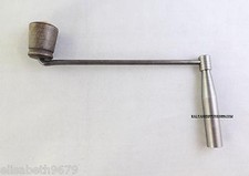 cle, clef,clé manivelle horloge pendule comtoise N° 12 carré de 4,70 mm