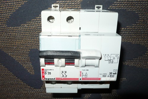 Disjoncteur differentiel 2 - disjoncteur, differentiel,