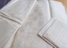 NAPPE ANCIENNE DAMASSEE ET 12