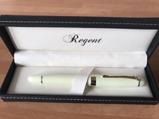 Coffret  et Stylo  ROLLER