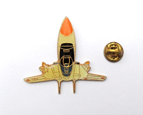 Pin avion grand format - pin's,