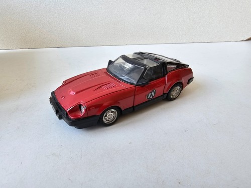 Ancienne voiture robot