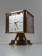 Pendulette cube rotatif