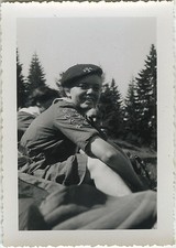 PHOTO ANCIENNE - VINTAGE SNAPSHOT - SCOUTISME SCOUT JEANNETTE BÉRET INSIGNE