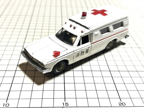 Voiture miniature yonezawa - voiture,