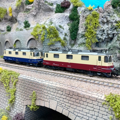 Locomotives électrique re - électrique,