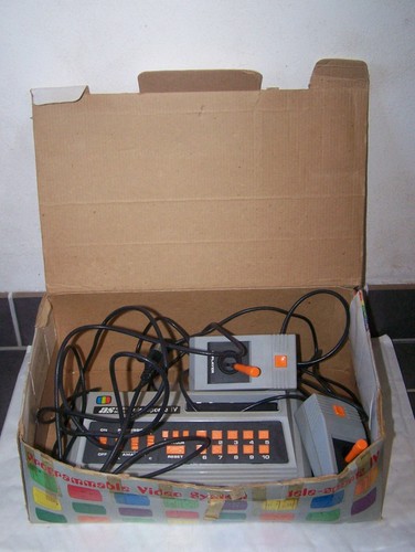 Ancienne console jeux - console,