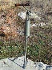 ancienne pompe gonfleur véhicule moto automobile militaria