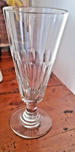 Tres grand verre - a, absinthe