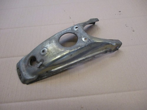 Support garde boue arrière