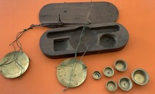 Ancienne balance à peser l'or. Balance trébuchet de changeur, XVIIIè siècle