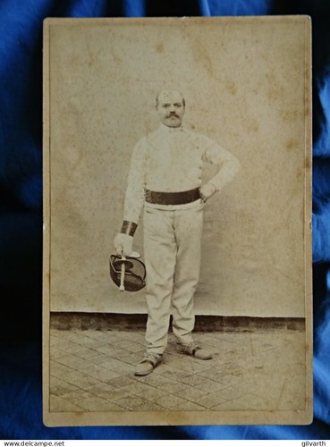 Photo cabinet anonyme - anonyme, homme