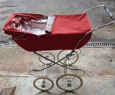 vend landau / poussette rouge vintage pour poupées
