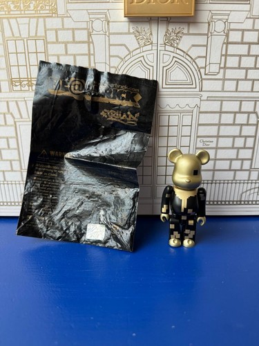 Bearbrick 100 triiad medicom - triiad,