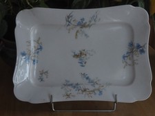 Plat rectangle  A Hache AH& cie 1845-1872  . Dim 34X24 cm. Florales . Haut 4 cm