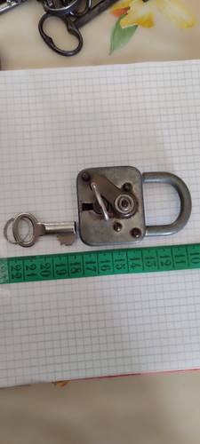 Cadenas ancien abus - cadenas,