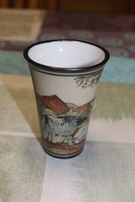 gobelet bergère et ses brebis en FAIENCE DE CIBOURE  Le Corrone