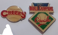 lot 2 pins vetement chaussure sport creeks