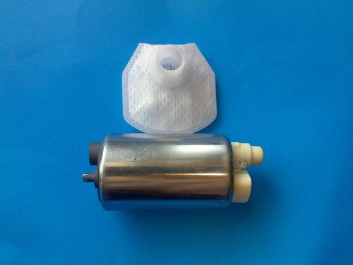 Pompe essence yamaha 10 - essence,