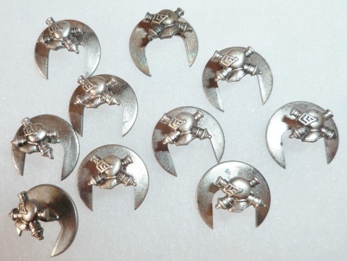 Lot insignes chars de - 10,