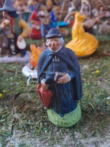 Santon ancien curé signé