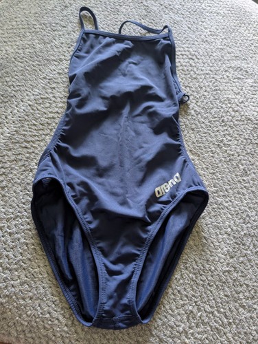 Nwot girls ladies arena - girls,
