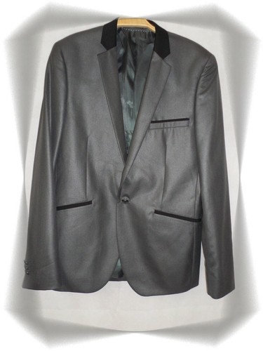 Très belle veste - très,