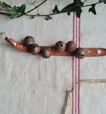 ANCIEN COLLIER CUIR GRELOTS