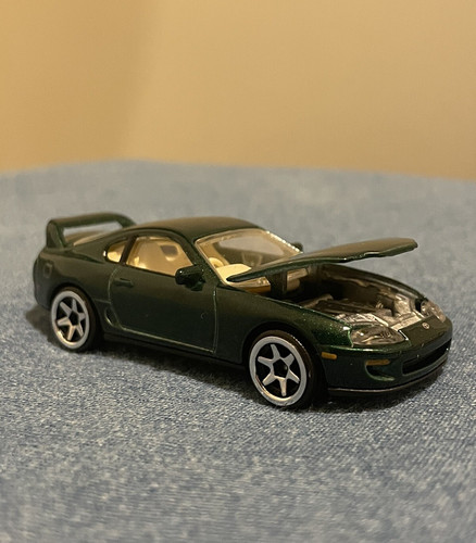 Miniature majorette toyota - miniature,