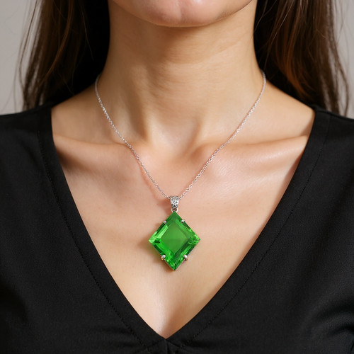 Pendentif émeraude verte