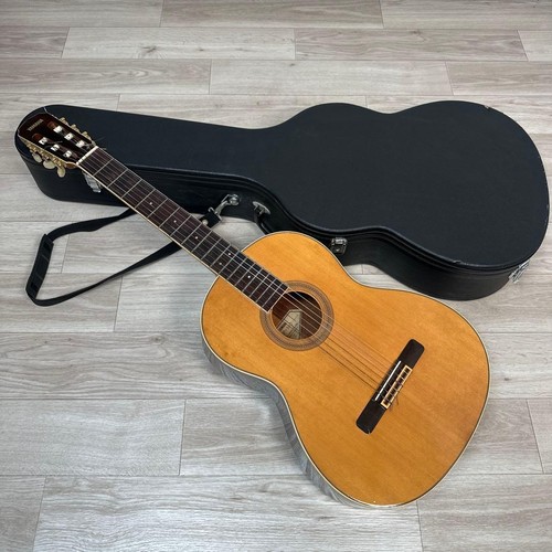 Yamaha 300 acoustic guitar - yamaha,
