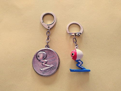 Rare porte clés - rare, shuss