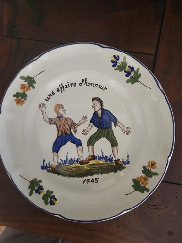 Assiettes anciennes une - assiettes,