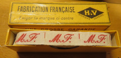 Initiales tissées anciennes - tissées,