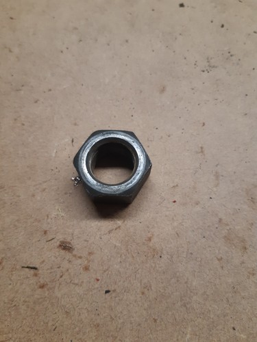 Ecrou volant moteur - volant,