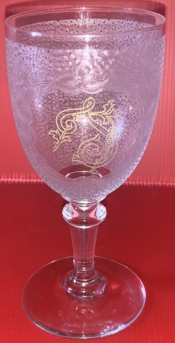 Grand verre sur pied - , en