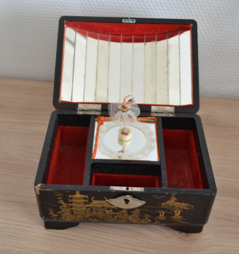 Ancienne boîte musique - boîte,