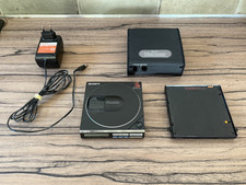 Discman Sony D-50 Mk II / battery pack BP-200 , avec chargeur , fonctionnel .