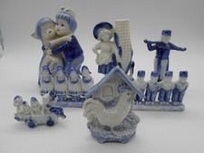 COLLECTION DE 7 FIGURINES PORTEUR D'EAU ENFANT COQ VASE EN FAÏENCE DE DELFT