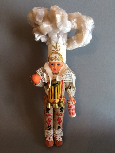 Poupée folklorique monde