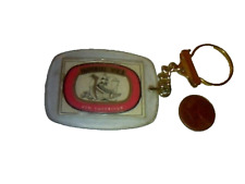 Publicité porte clefs alimentation vin impérial Vika