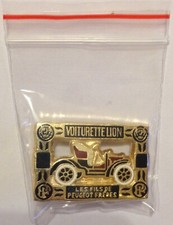 PIN'S VOITURETTE LION LES FILS