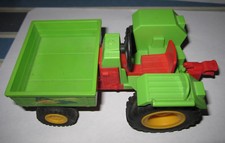 JOLI TRACTEUR VERT PLAYMOBIL 1999 PROVENANT DU SET MARAICHER 3074 A