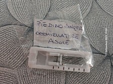 PIED BOUTONNIÈRES SINGER